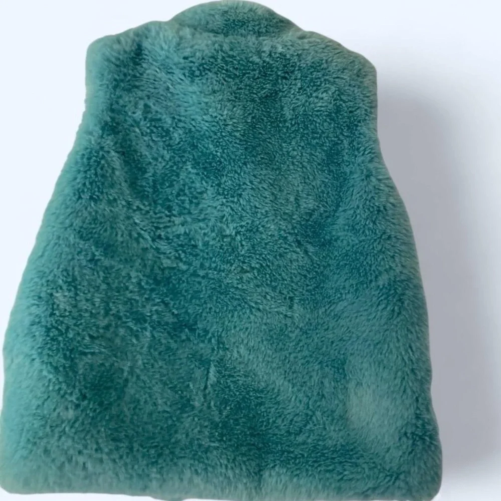 Blue fuzzy vest #fashion Epic Threads 3T
